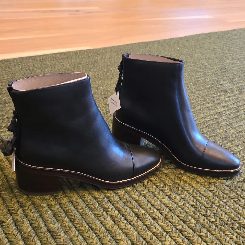 Cole Haan Black Leather Ankle Booties Waterproof - Picture 1 of 8
